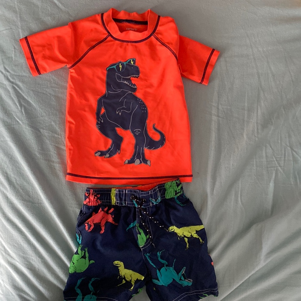 3t rash guard/trunks swim set